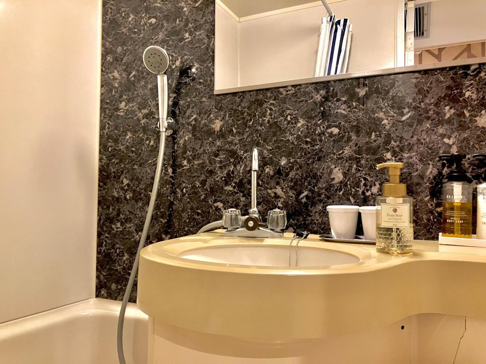 Hotel Livemax Mihara Ekimae Екстериор снимка