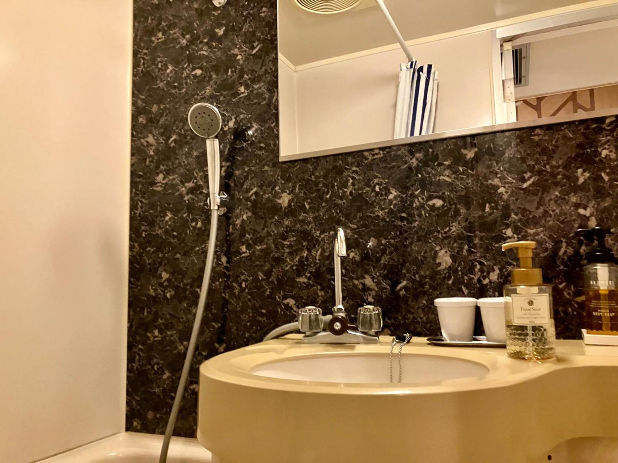 Hotel Livemax Mihara Ekimae Екстериор снимка