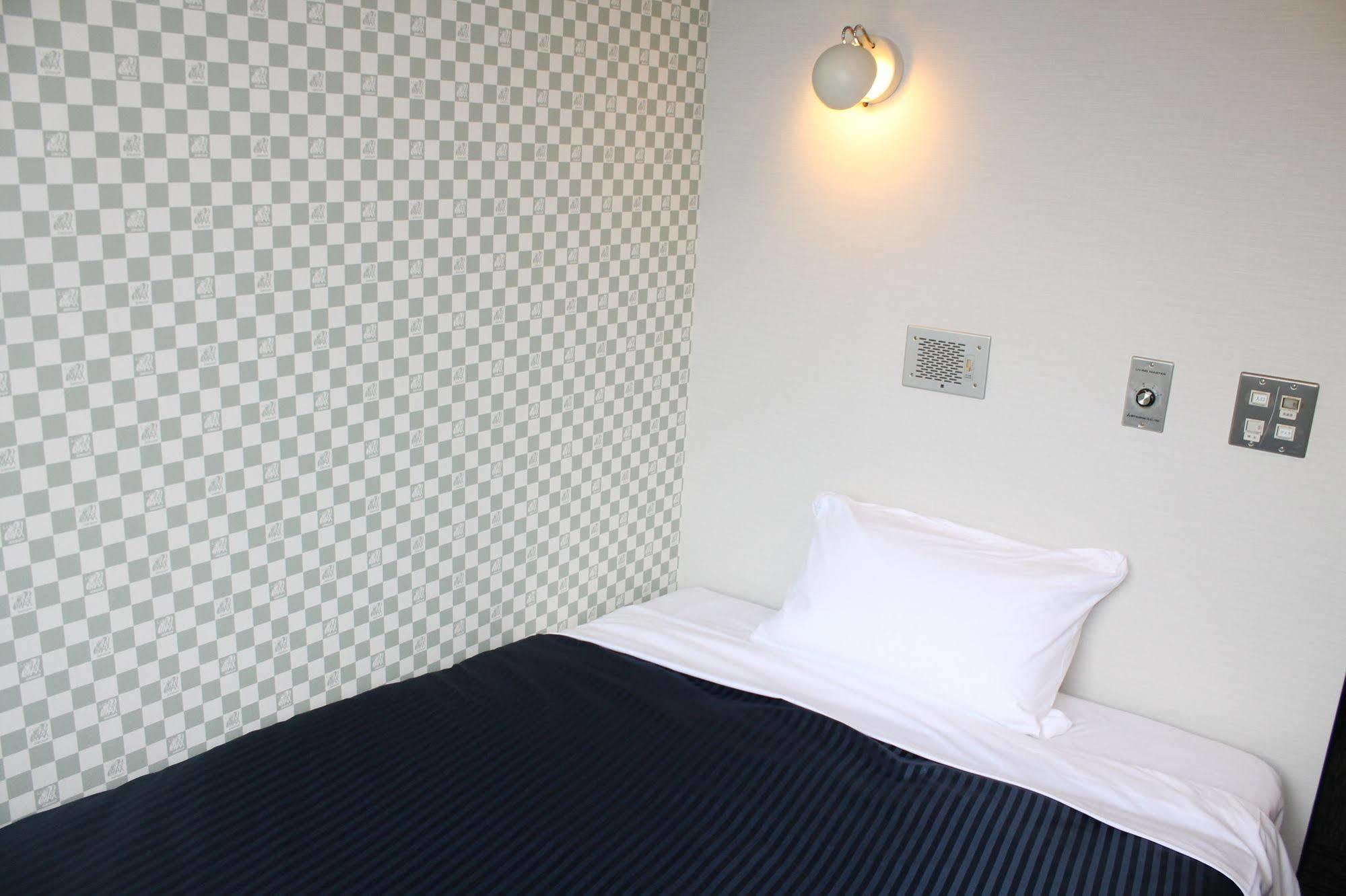 Hotel Livemax Mihara Ekimae Екстериор снимка
